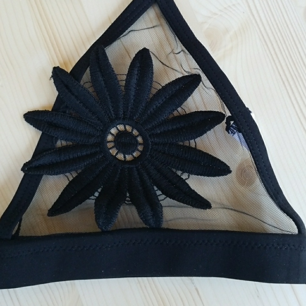 🚫RESTOCKING SOON🚫 Black Flower Mesh Bikini Set - Picture 5 of 8